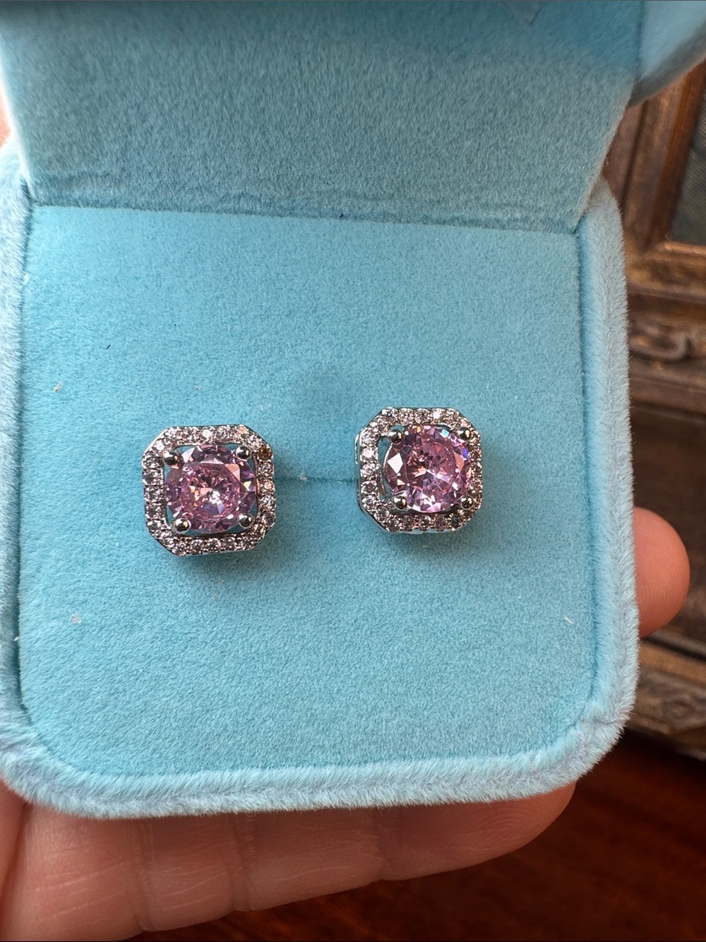 3261-Swarovski Crystal Element post earrings,velvet box‎ included